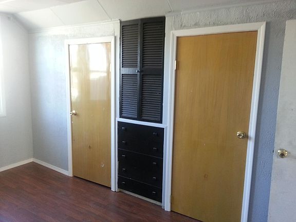 2nd image of 9606 Tennyson Ave