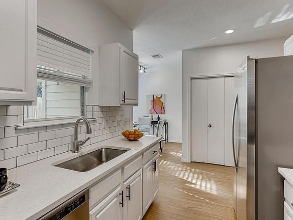 3rd image of 1206 Maple Ave #A/b