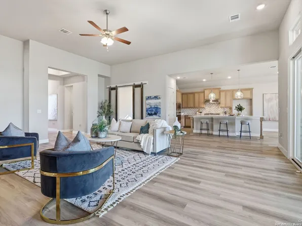 641 Vale CT, New Braunfels, TX 78132