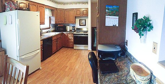 3rd image of 517 S Manor Dr