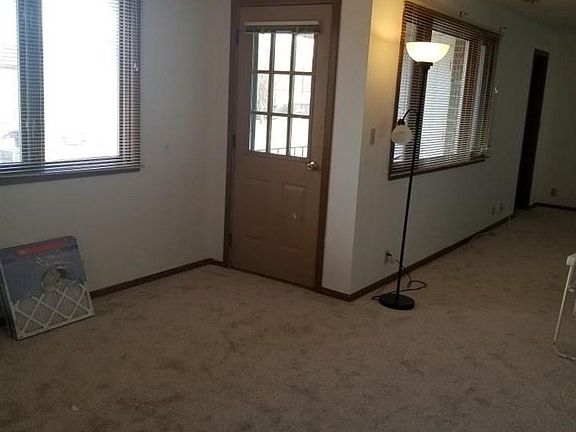 5th image of 5527 S 31st St APT 10