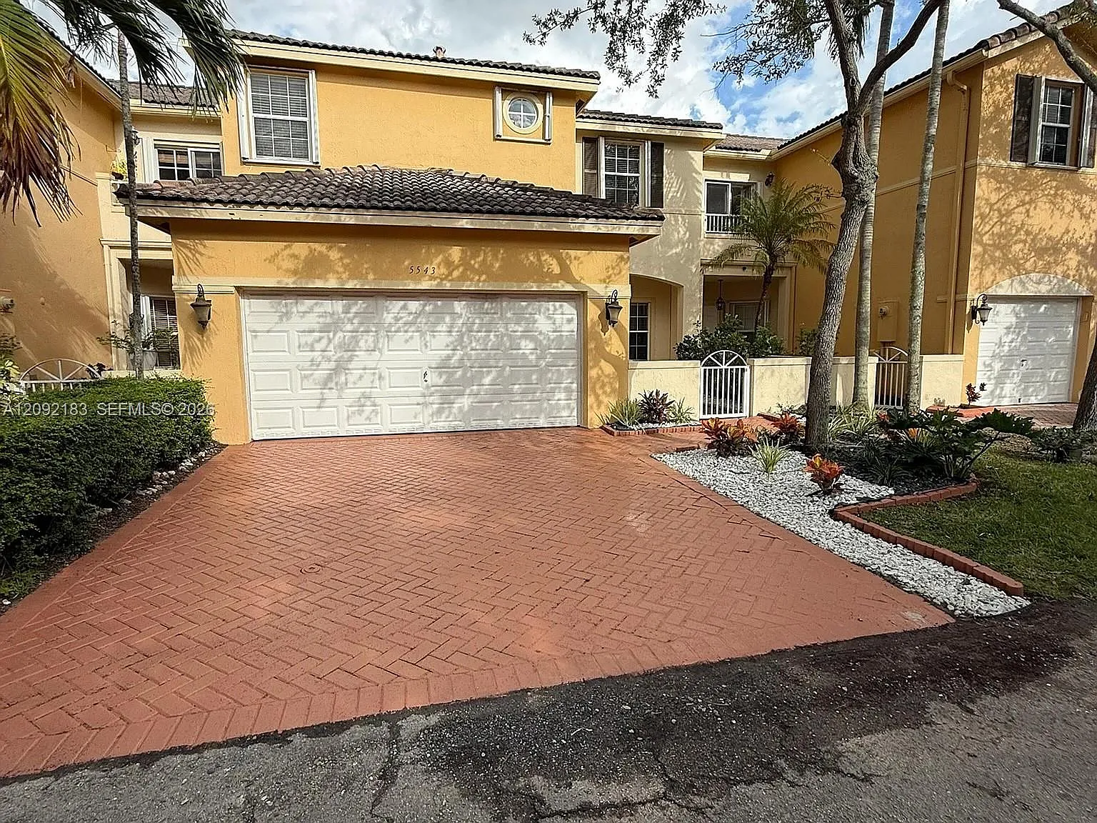 Doral Southeast Patio-Hom — Photo 2