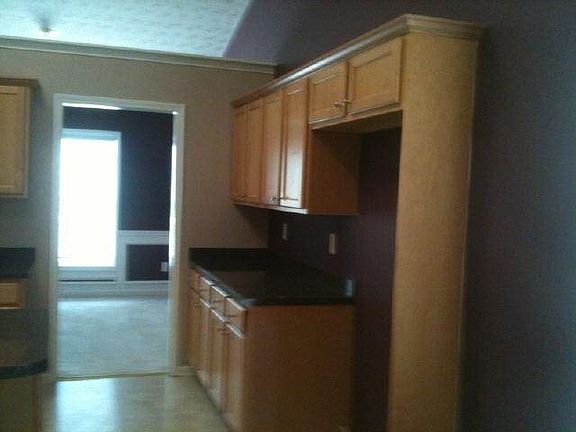5th image of 390 Ballyshannon Dr