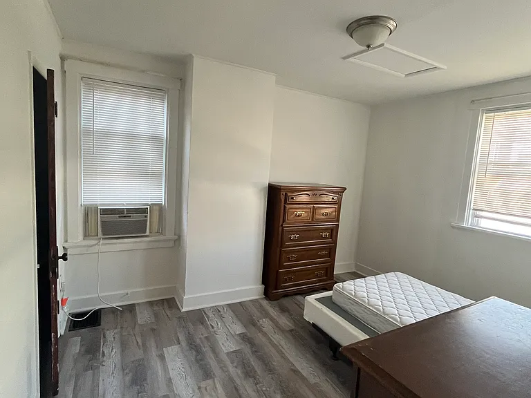 3264 Parkview Ave — Photo 19