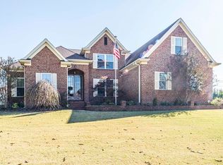 902 Williamsburg Dr, Atoka, TN 38004