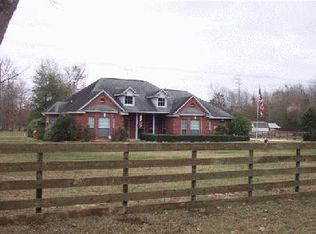 830 Country Club Dr, New Caney, TX 77357
