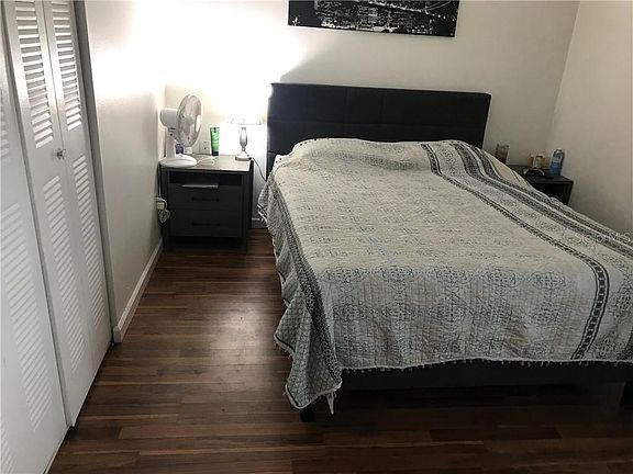 3rd image of 681 Vardon Ave