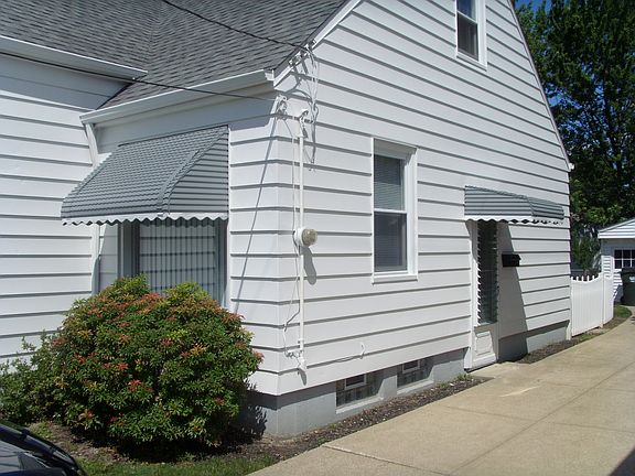 3rd image of 27441 Forestview Ave