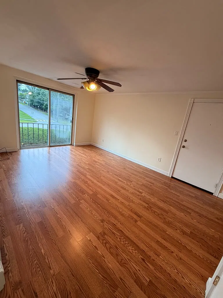 2 bed, 624 sqft, $1,900 — Photo 2