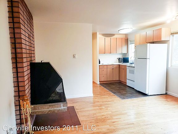3rd image of 1300 E Denny Way APT 204