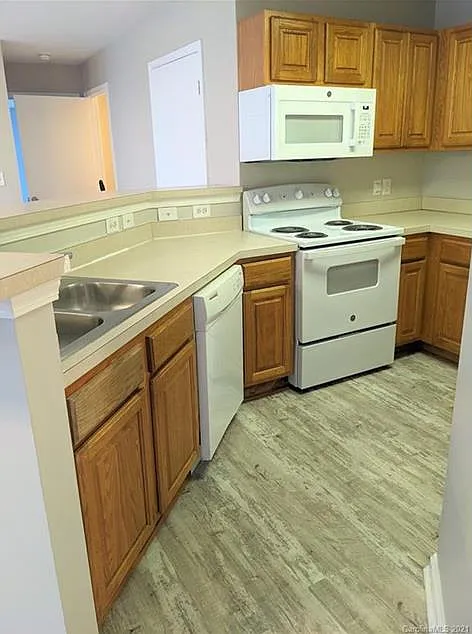 3 bed, 1136 sqft, $1,700 — Photo 4