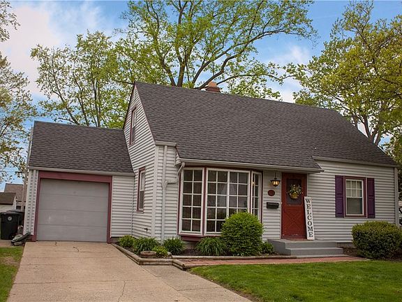 2nd image of 595 Bonnie Brae Ave NE