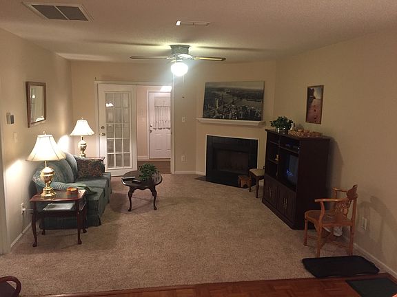 4th image of 18 Sweetbriar Ln