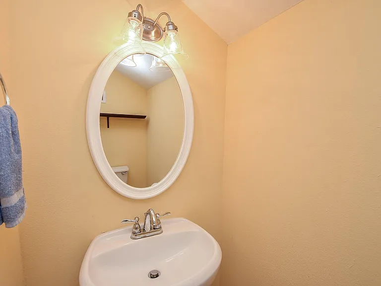 25203 Oak Villa Dr — Photo 30