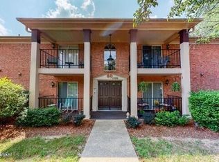 1502 Forest Park Rd #1502, Louisville, KY 40223