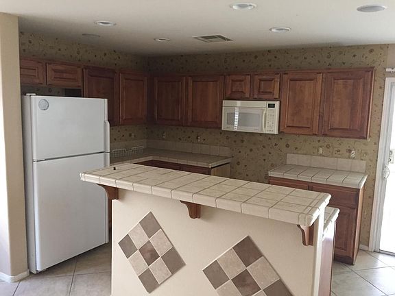 3rd image of 4112 Egremont Dr