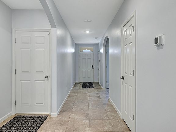 5th image of 1541 SW Avens Street