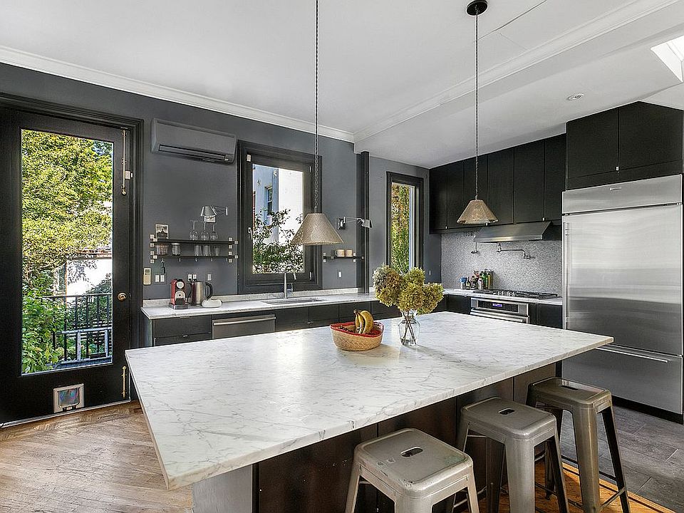 1st image of 185 Lafayette Ave
