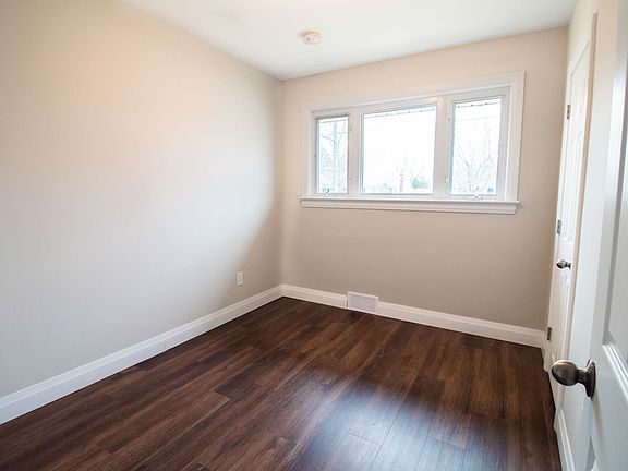 5th image of 40 Duncan Dr