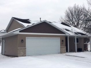 1463 Sage Ct, Shakopee, MN 55379