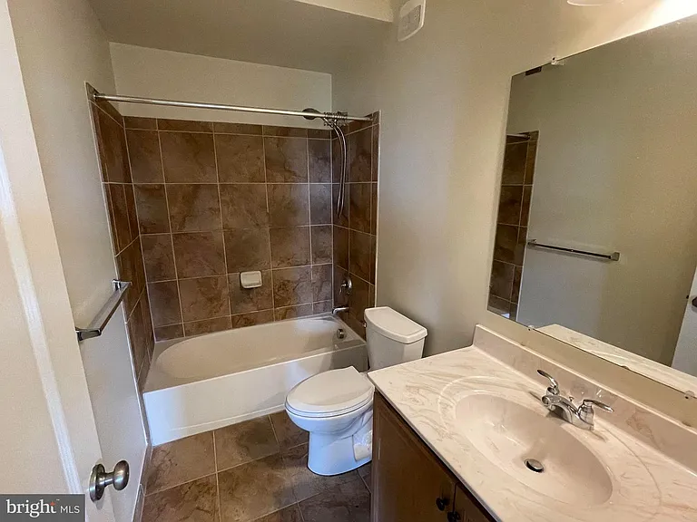23530 Hopewell Manor Ter — Photo 14