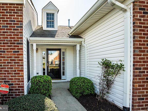 3rd image of 7018 Radford Dr