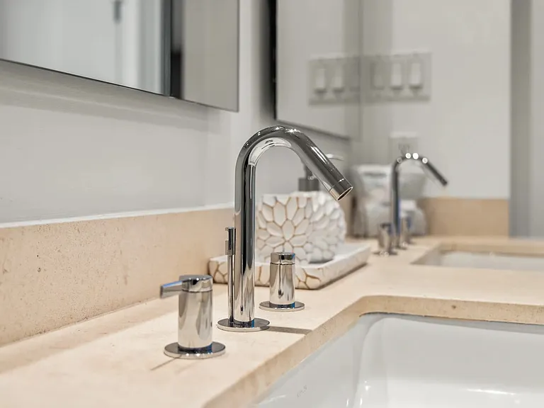 707 Courtney St #1403 — Photo 14