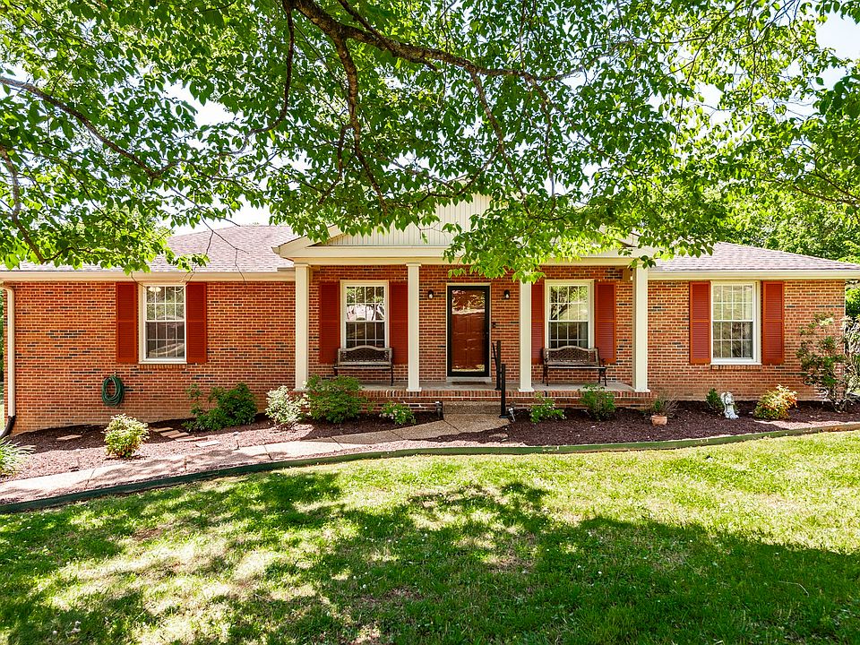 1st image of 131 Honeysuckle Dr
