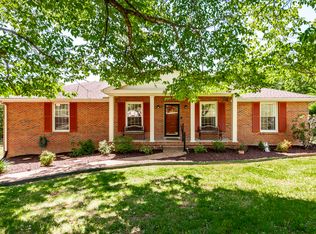 131 Honeysuckle Dr, Hendersonville, TN 37075
