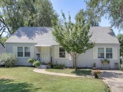 5211 W 49th St, Roeland Park, KS, 66205