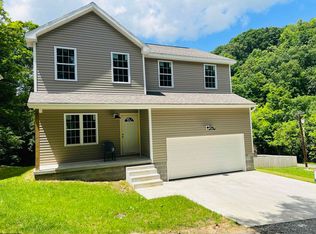 102 Carter Ln, Barrackville, WV 26559