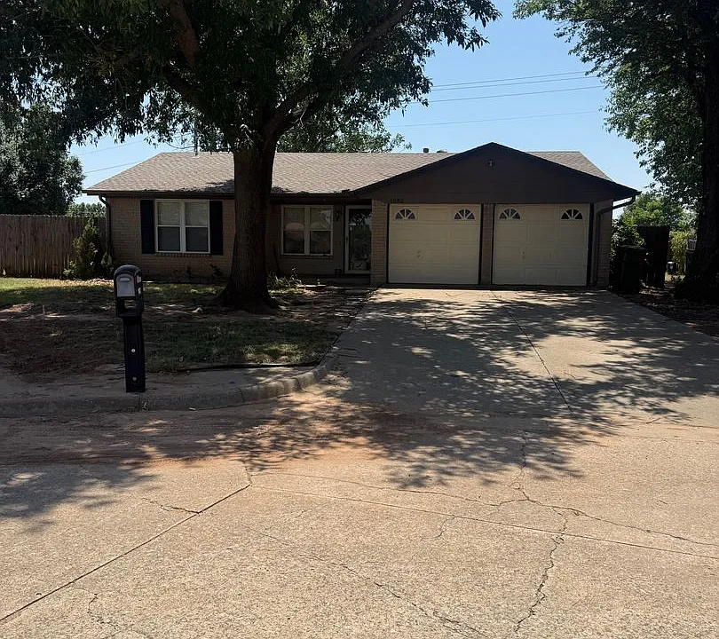 1082 Castlebury Mansion