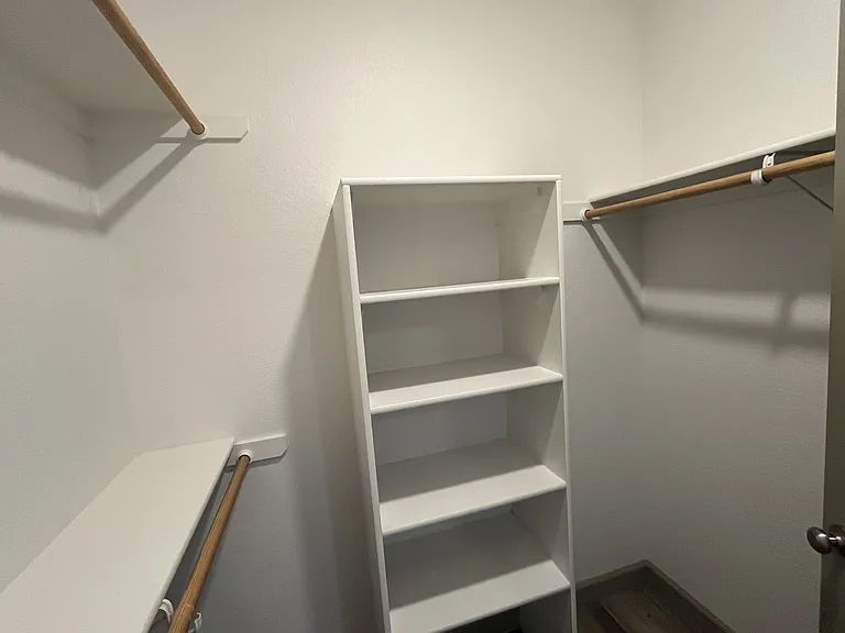 317 Victoria St — Photo 10