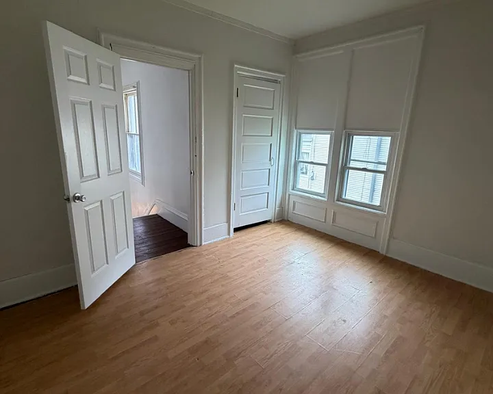 38 E Albany St — Photo 11