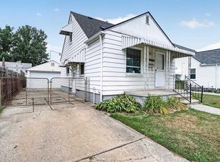 8299 Superior Ave, Center Line, MI 48015