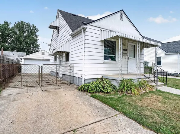 8299 Superior Ave, Center Line, MI 48015