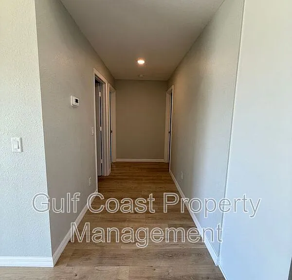 3294 W Price Blvd — Photo 12