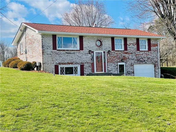 65 Hazelwood Dr, Wintersville, OH 43953