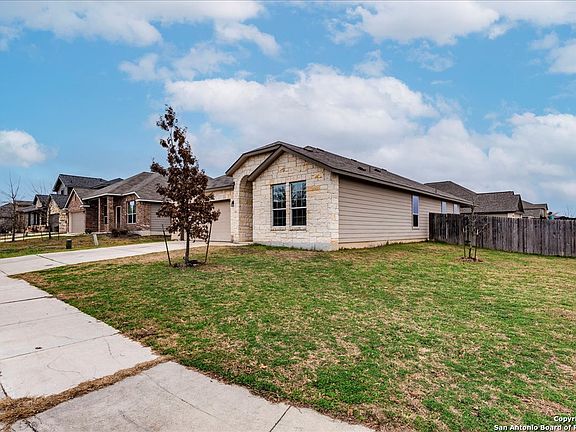 4th image of 904 CYPRESS ML