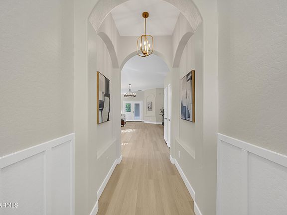 5th image of 2642 E HARTFORD Avenue
