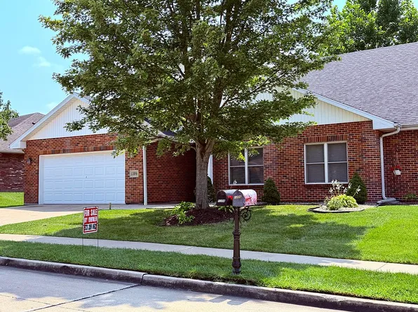 1304 Sedona Villas Dr, Columbia, MO 65203