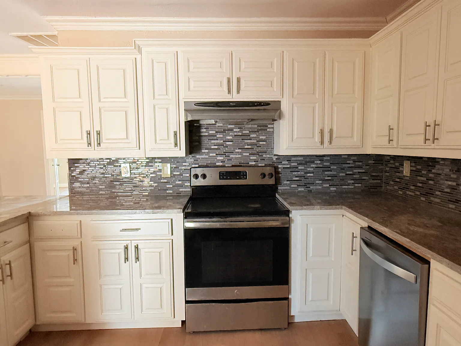 4 bed, 1708 sqft, $2,100 — Photo 4