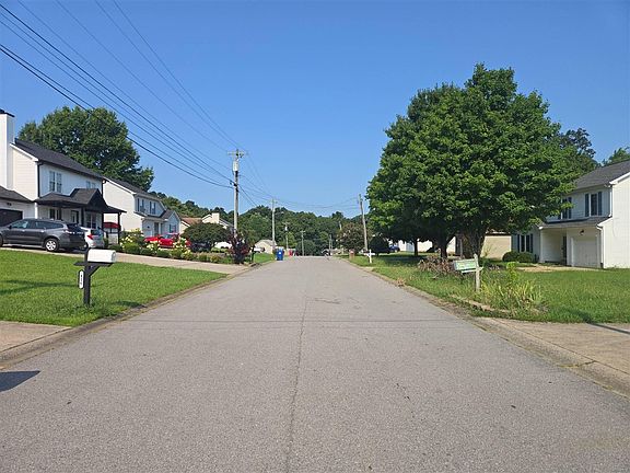 4th image of 415 Cyprus Ct