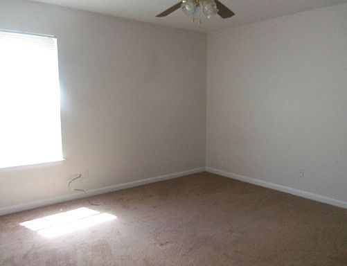 4th image of 154 Park Cir #B