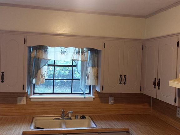 3rd image of 1212 Liberty Dr
