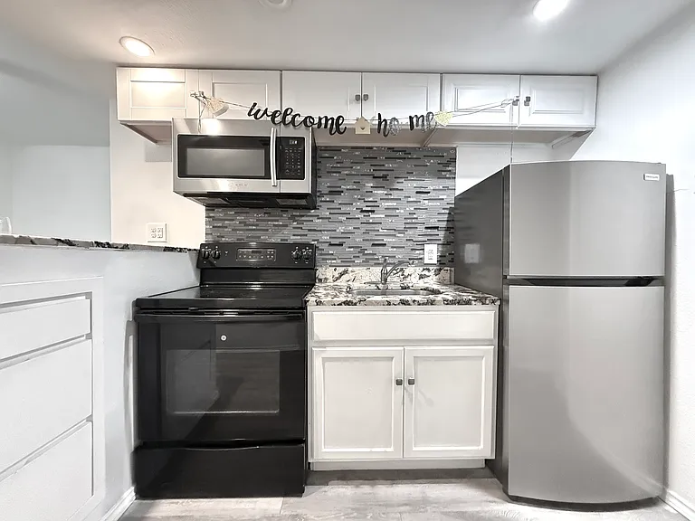 1607 N Carroll Ave #207 — Photo 1