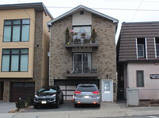 329 Gorge Rd, Cliffside Park, NJ 07010