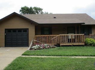 507 Oak St, Valley Falls, KS 66088