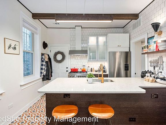 2nd image of 1036 N Winchester Ave #2R