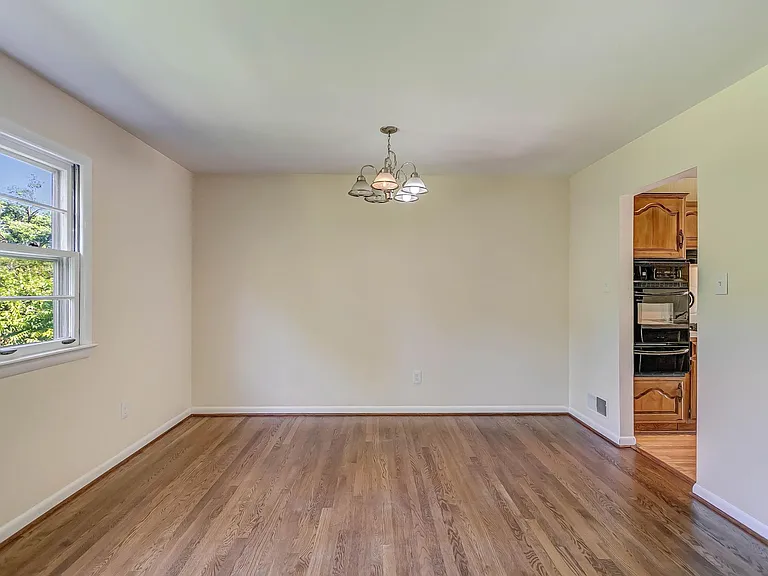 8808 Patricia Ct — Photo 12